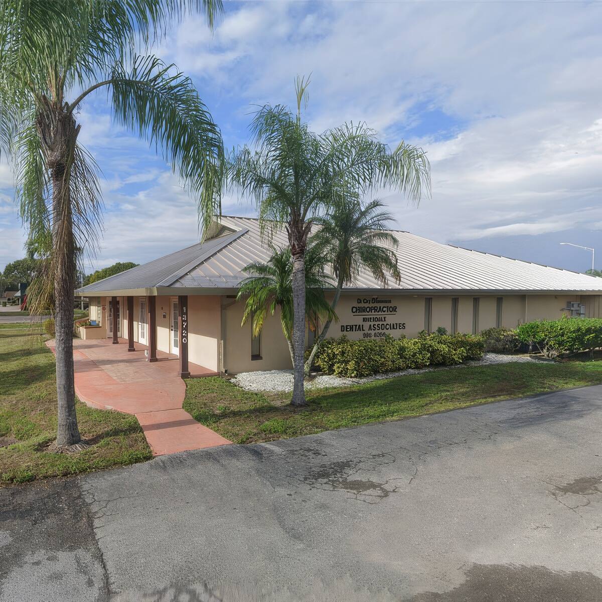 Grace Medical and Chiropractic clinic exterior at 13720 N Cleveland Ave, North Fort Myers
